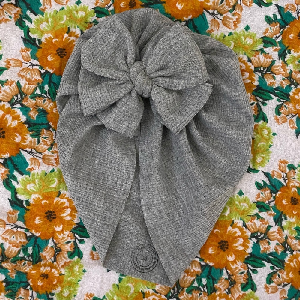 grey bunny knot